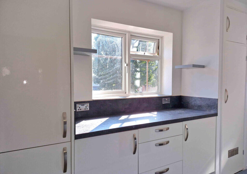 3d8879682e7794390b9fe595018553fe