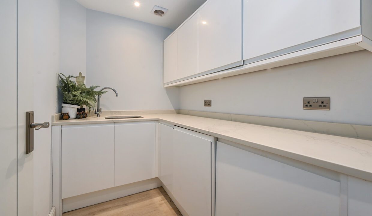 54 Slindon Ave, BN10 (13)