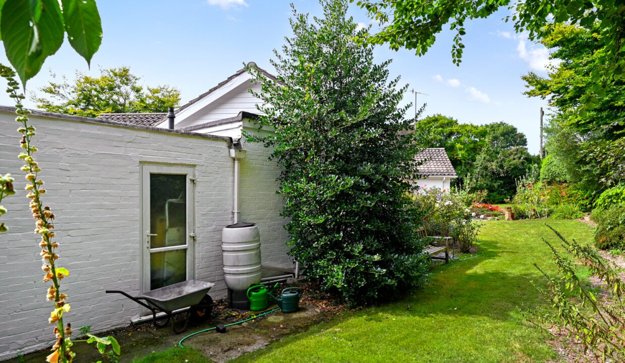 38 Dean Court Road, BN2 (30)