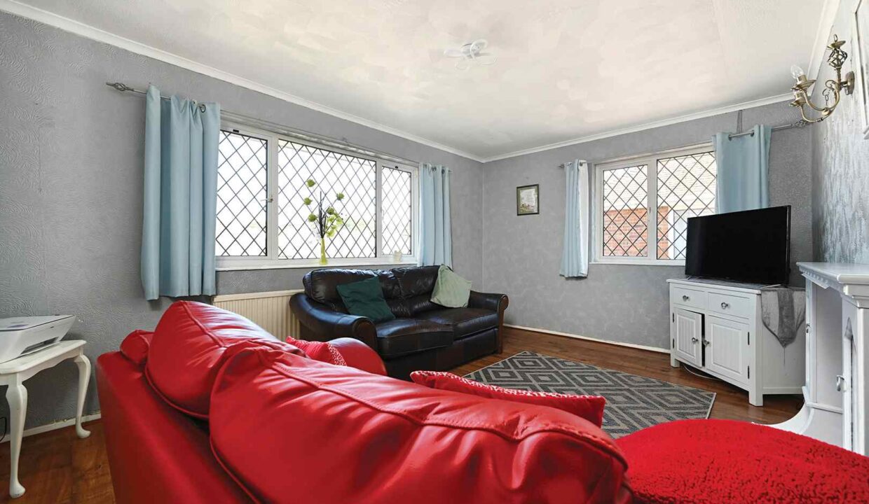 25 Falmer Gardens, BN2 (1)