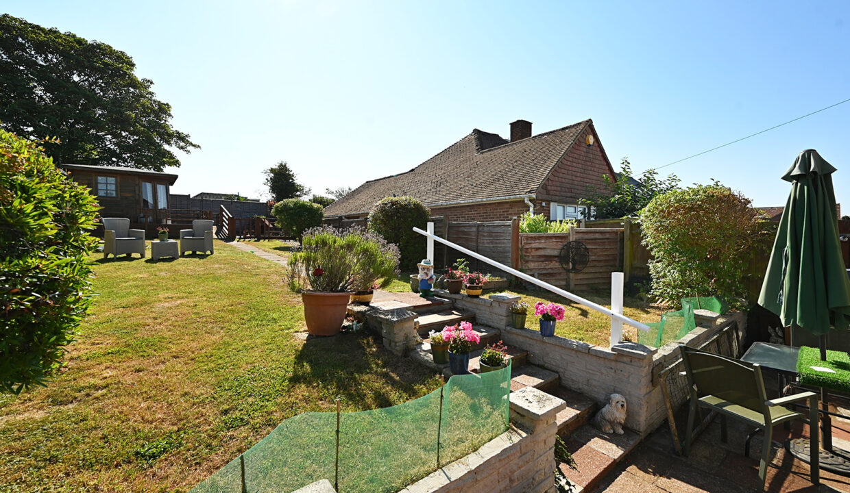 25 Falmer Gardens, BN2 (13)