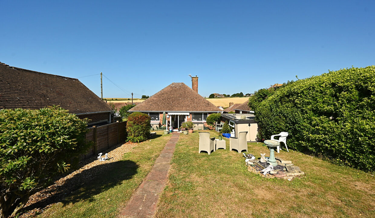25 Falmer Gardens, BN2 (14)