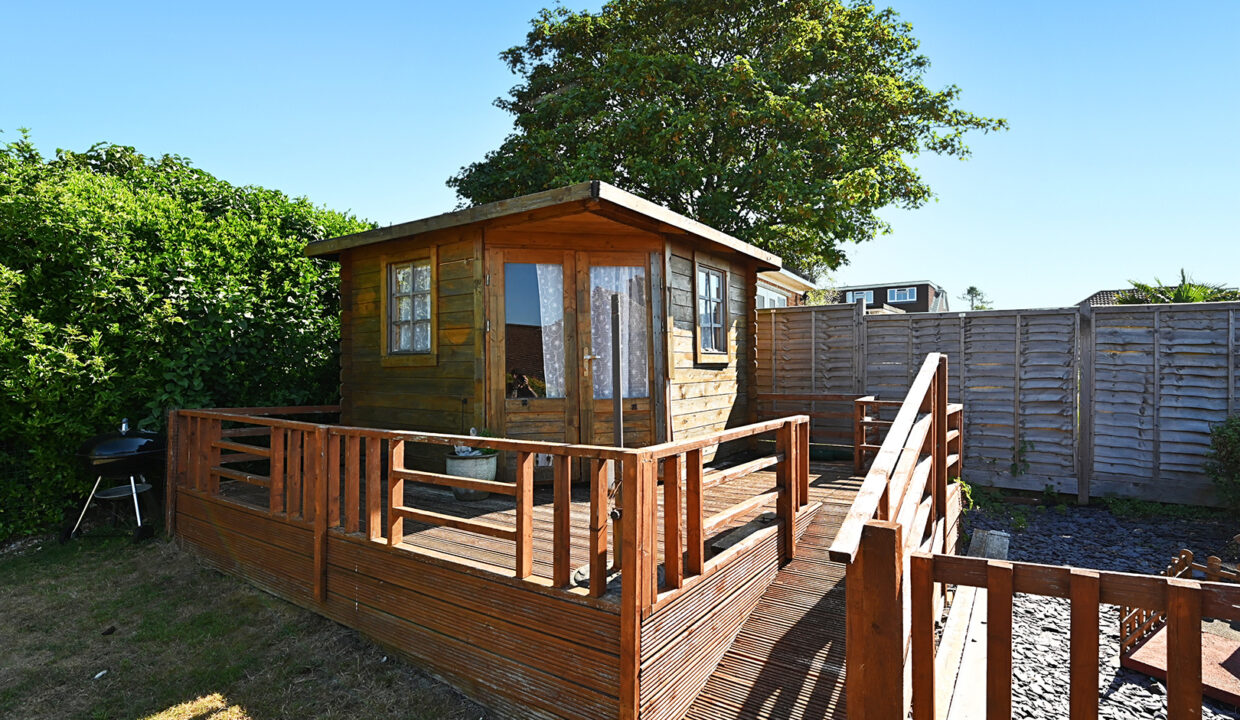 25 Falmer Gardens, BN2 (15)