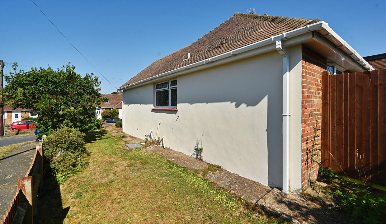 25 Falmer Gardens, BN2 (17)