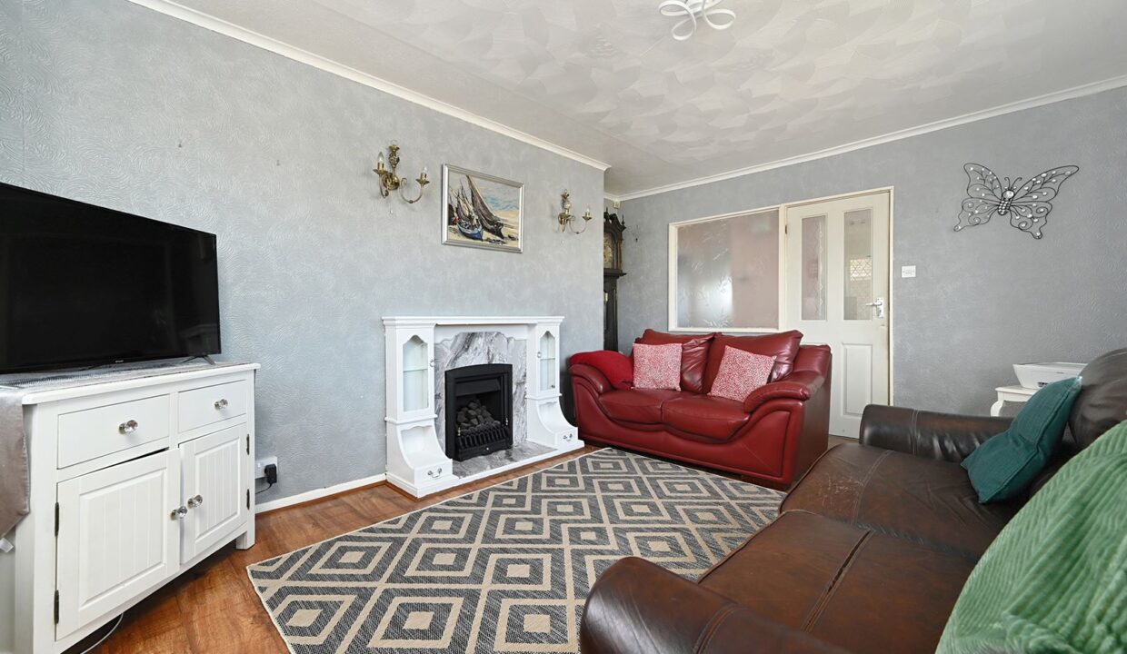 25 Falmer Gardens, BN2 (2)