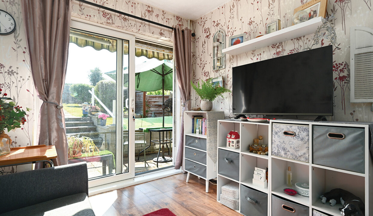 25 Falmer Gardens, BN2 (8)