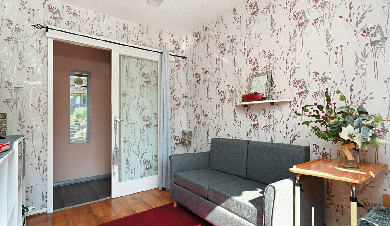 25 Falmer Gardens, BN2 (9)