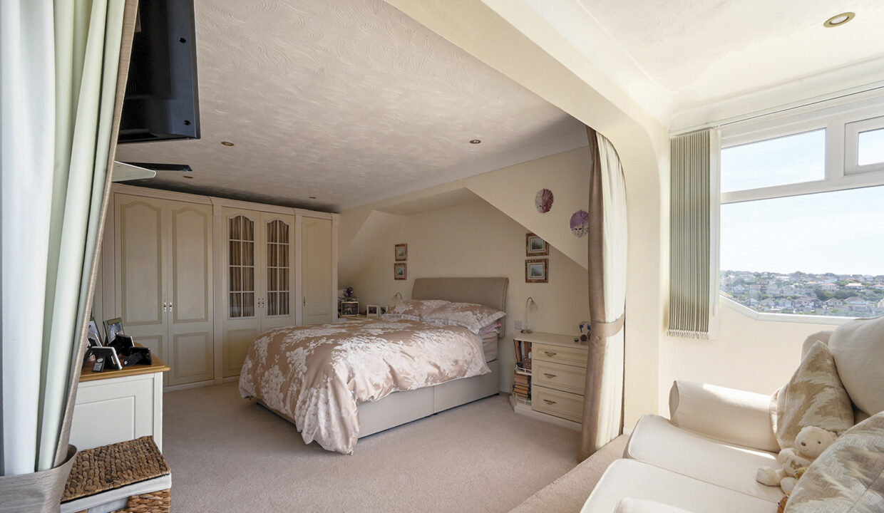 51 Lustrells Cresent (19)
