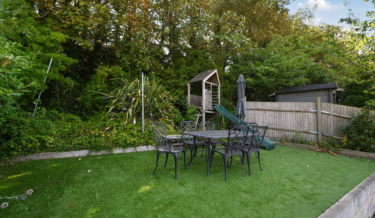 62 Rowan Way, BN2 (32)