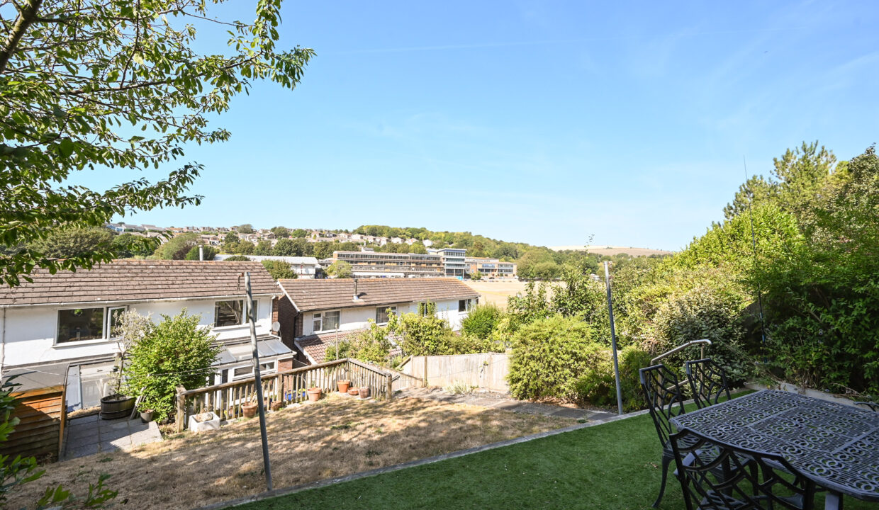 62 Rowan Way, BN2 (33)
