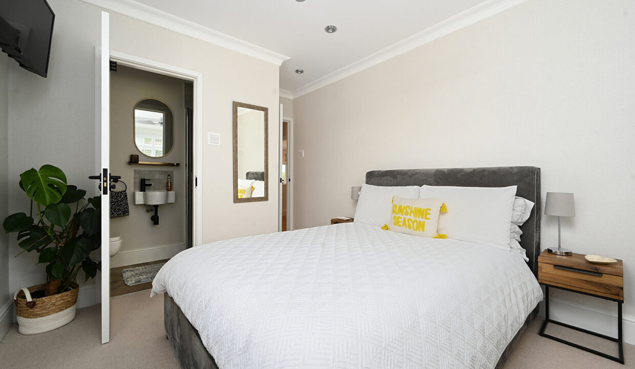 88 Cresent Drive North, BN2 (2)
