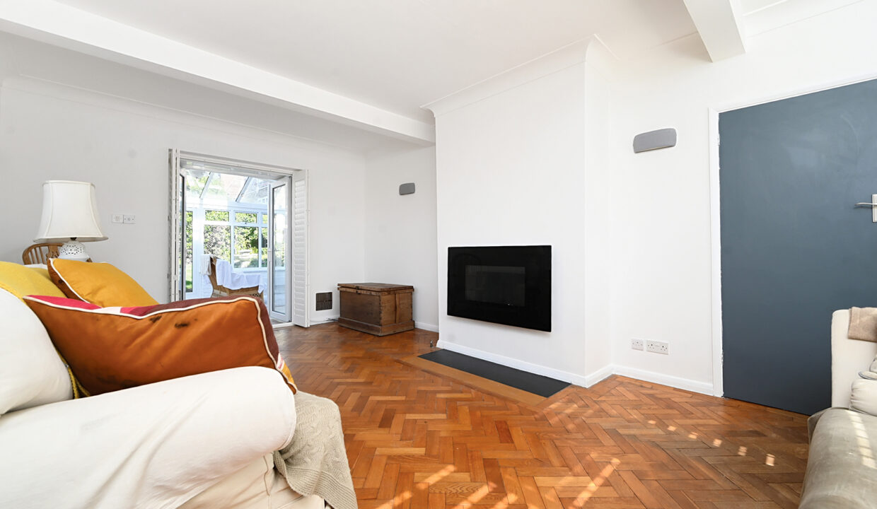 9 Dean Court Road, BN2 (1)