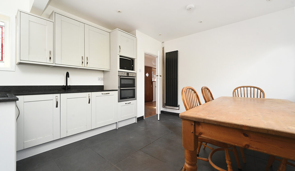 9 Dean Court Road, BN2 (14)