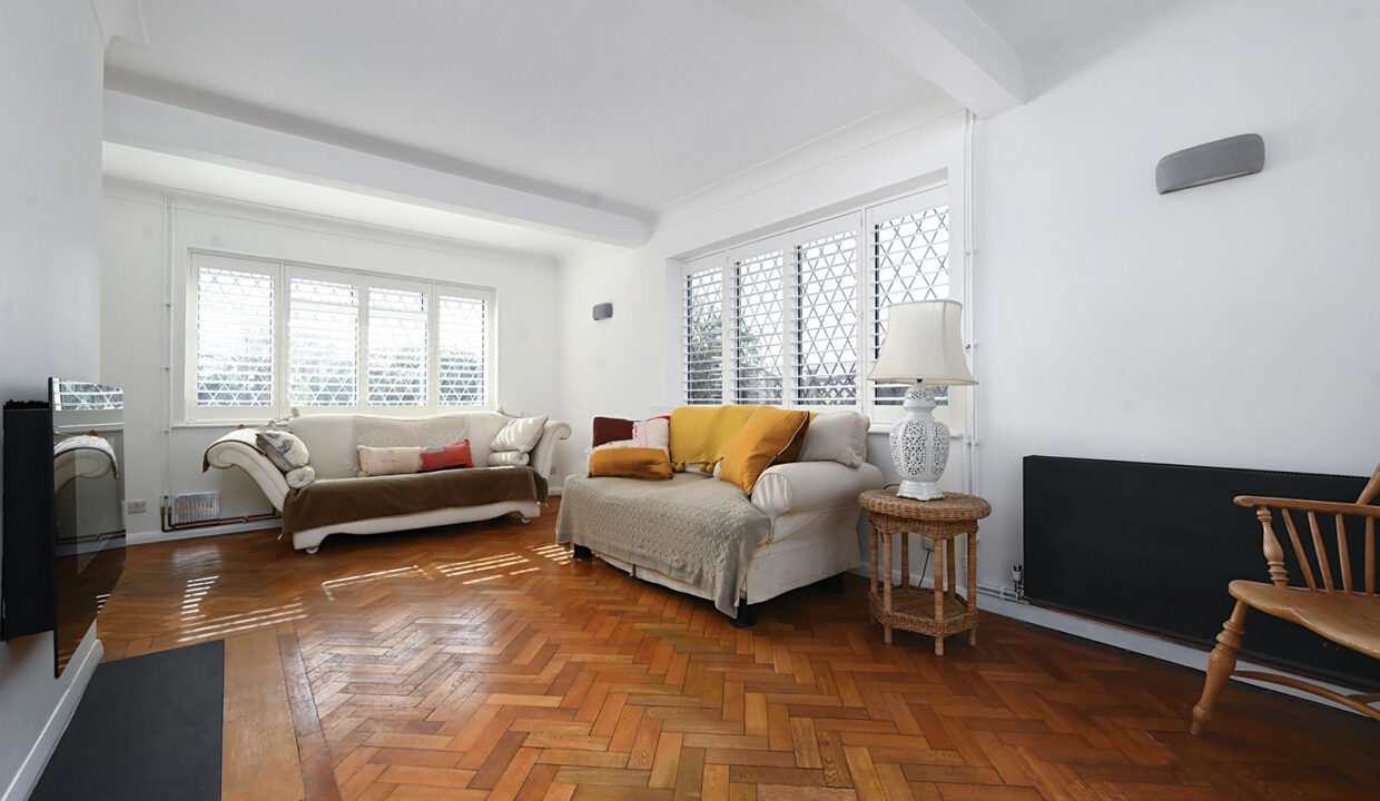 9 Dean Court Road, BN2 (2)